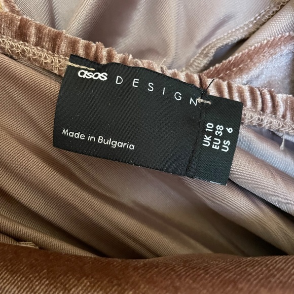 (NWT) ASOS DESIGN twist back pleated empire waist velvet maxi dress in champagne - Picture 7 of 9